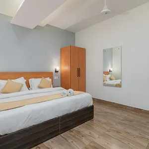 De Luxe Basai Road *** Gurgaon