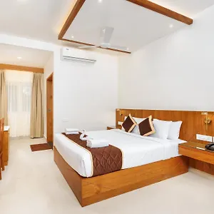 https://lincoln-square.kerala-hotels.net