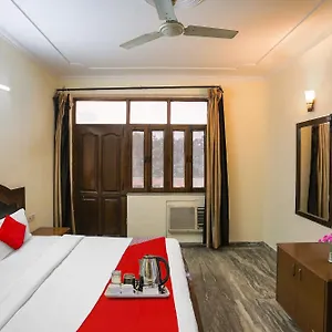 https://oyo-flasgship-70337-av-homes.hotelsdelhi.org